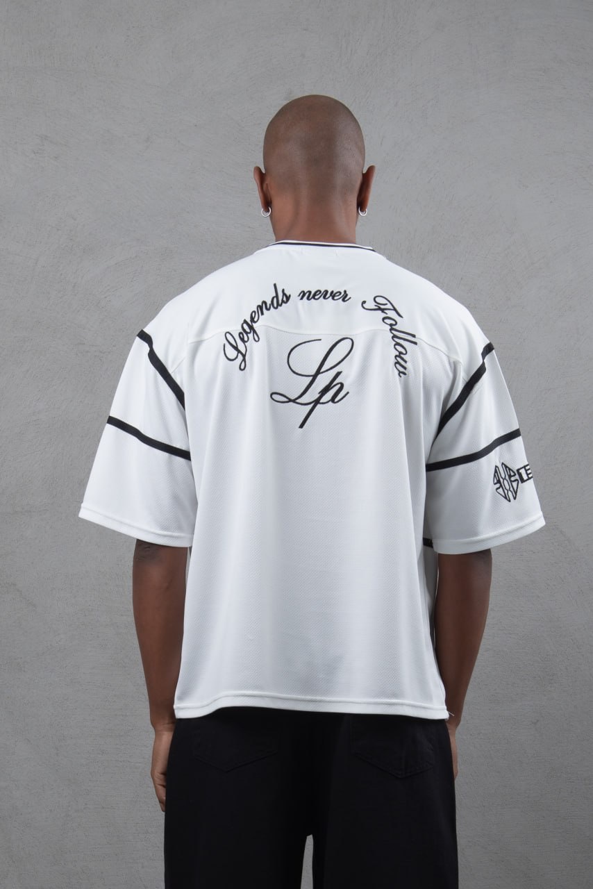 Editorial · 04