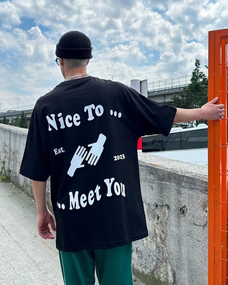 NICE TO MEET YOU BLACK OVERSIZED TSHIRT