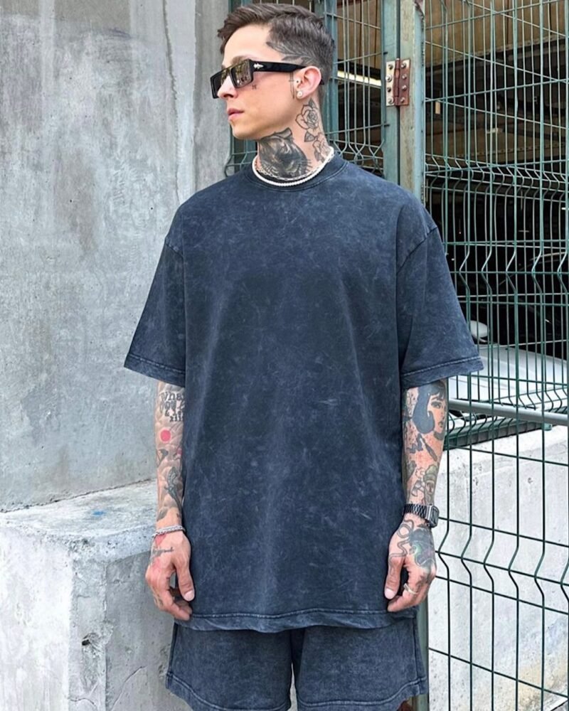 ACID WASHED OVERSIZED TSHIRT