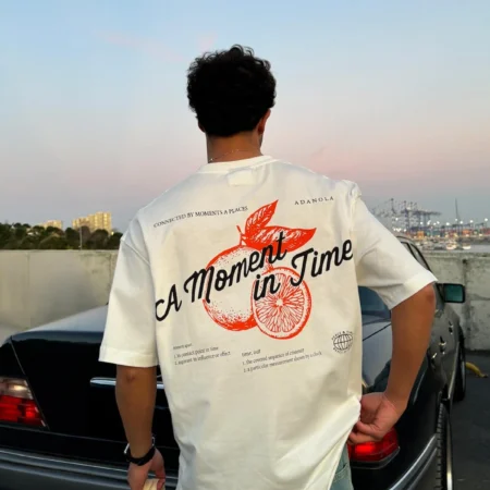 "A Moment in Time" Graphic Oversize T-Shirt