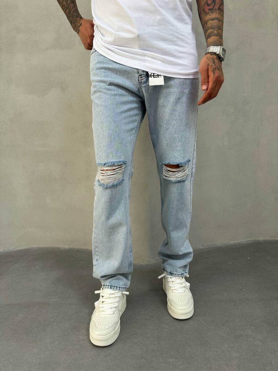 Light Wash Ripped Knee Oversize Jeans