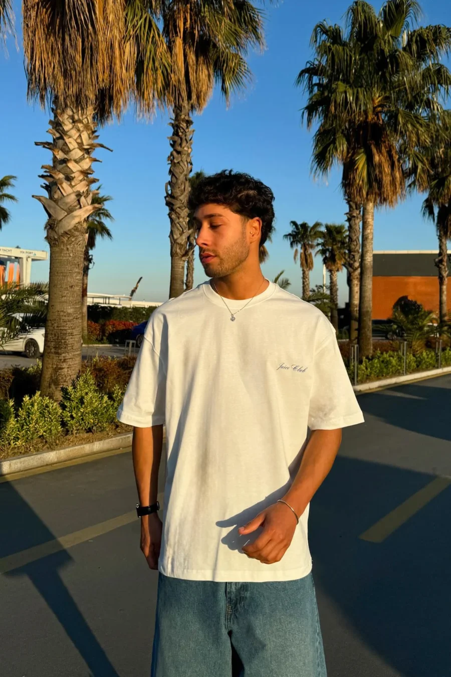 "Juice Club" Graphic Oversize T-Shirt - Image 3