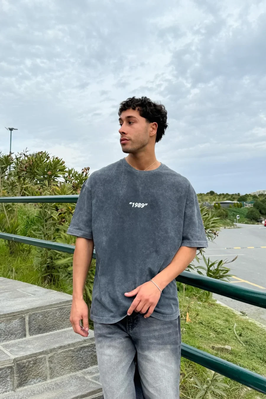"1989" Graphic Acid Wash Oversize T-Shirt - Anthracite - Image 2