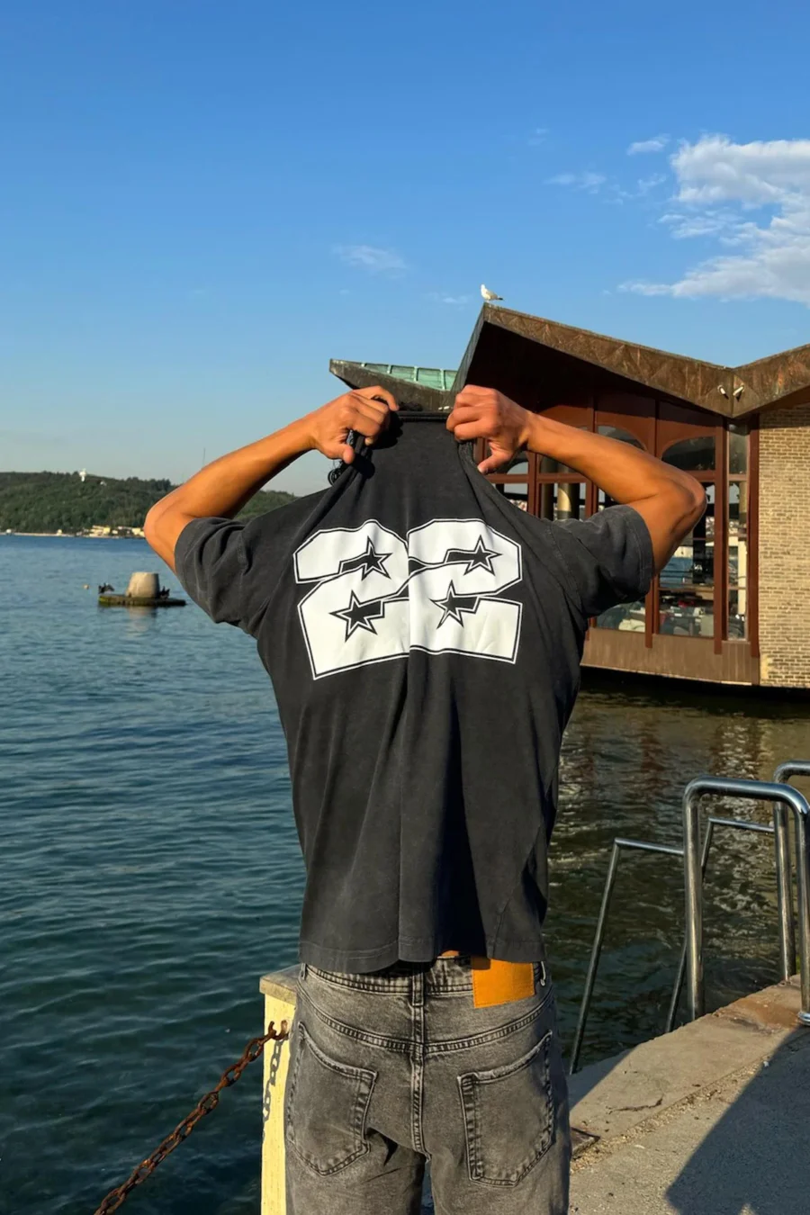"Twenty Two" Star Graphic Oversize T-Shirt - Acid Wash Black - Image 4