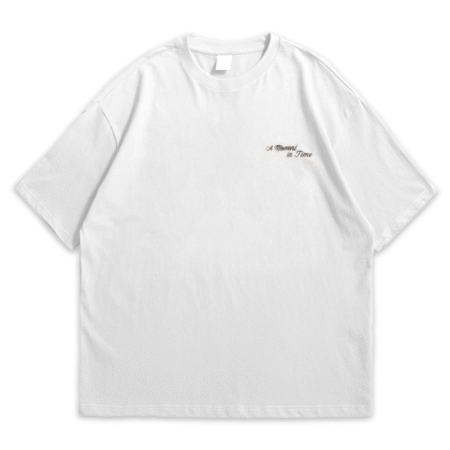 "A Moment in Time" Graphic Oversize T-Shirt