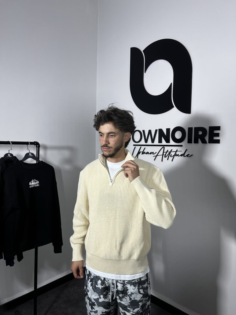 "Old Money" Premium Beige Sweatshirt - Image 2