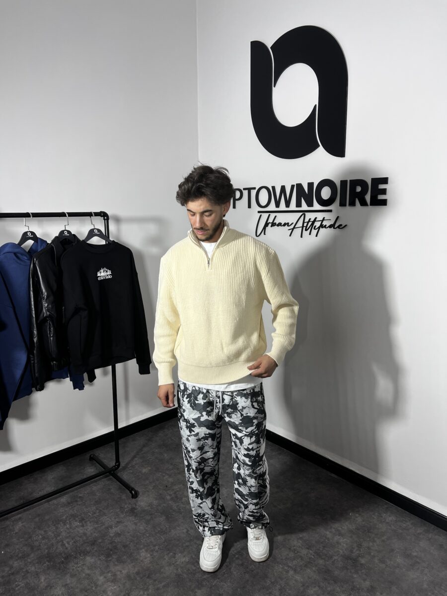 "Old Money" Premium Beige Sweatshirt - Image 4