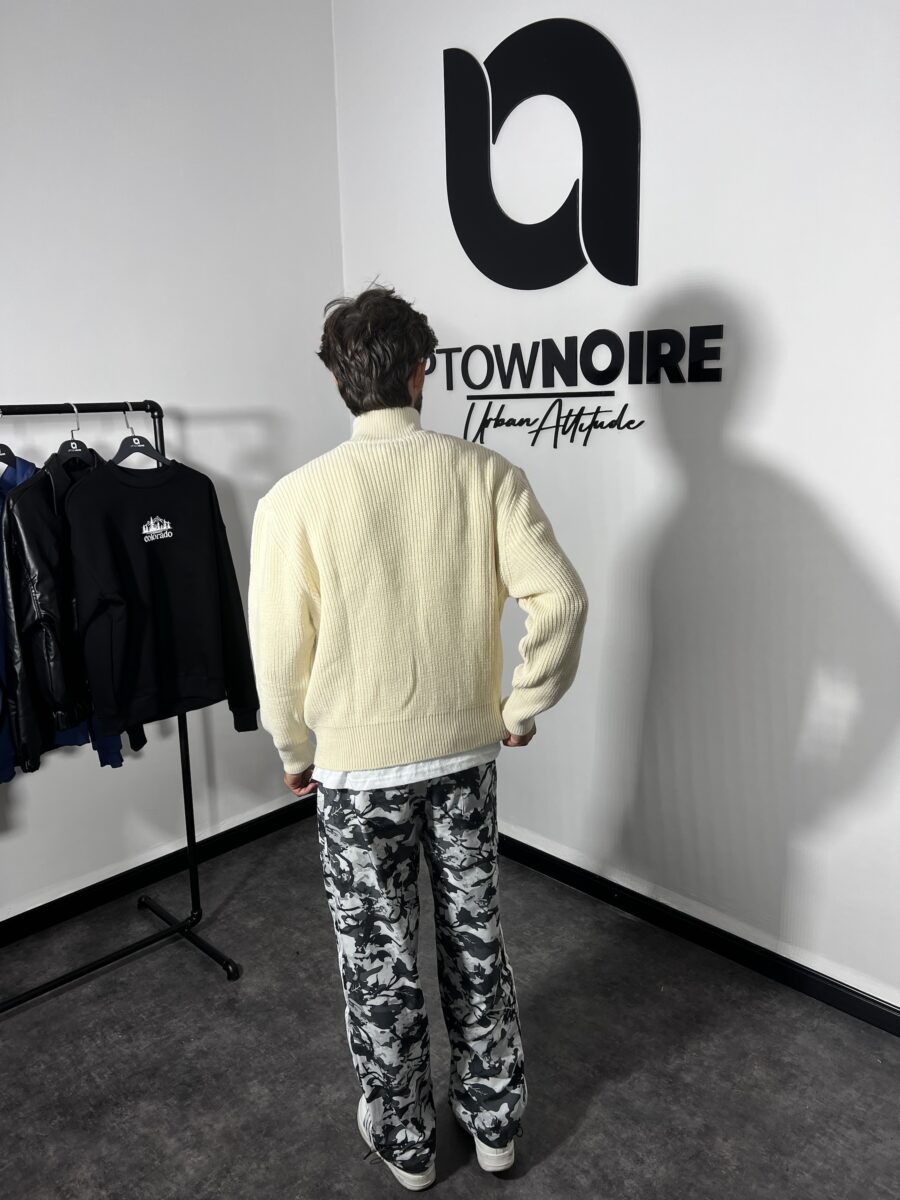 "Old Money" Premium Beige Sweatshirt - Image 6