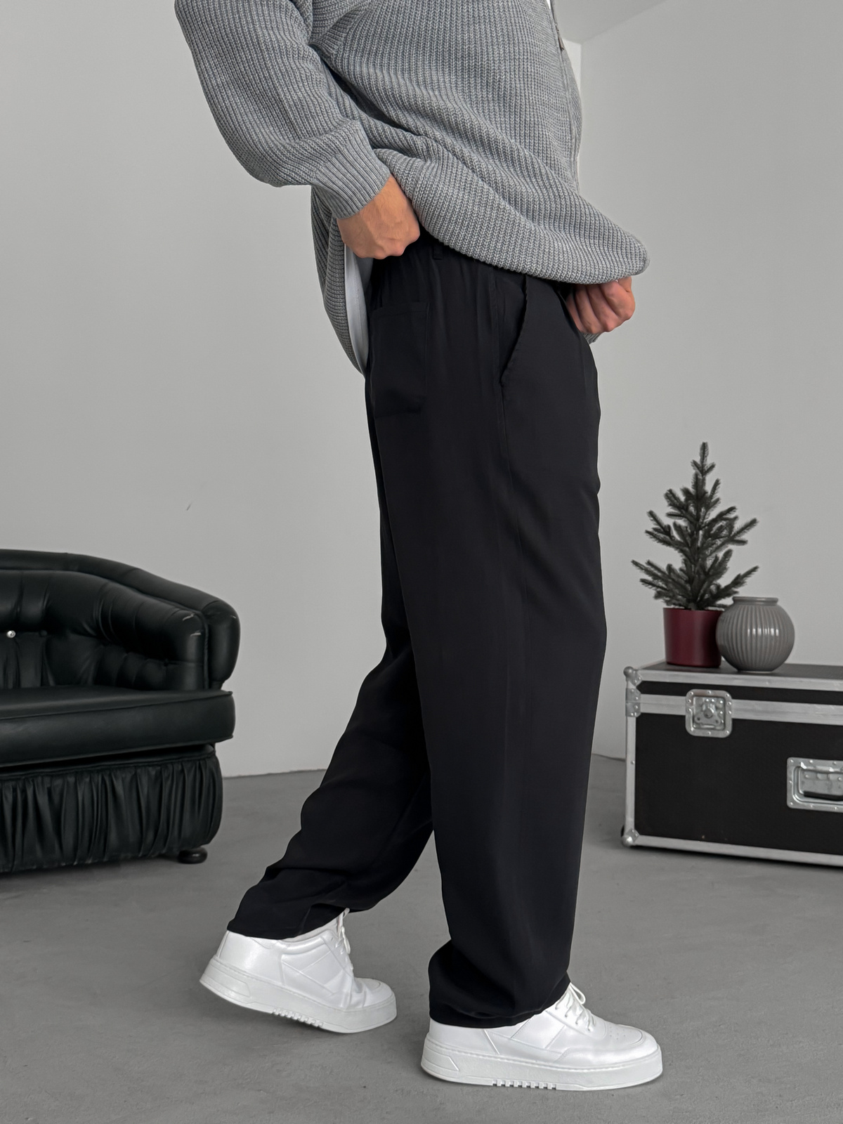 KE - Black Pleated Tencel Fabric Baggy Pants - Image 5