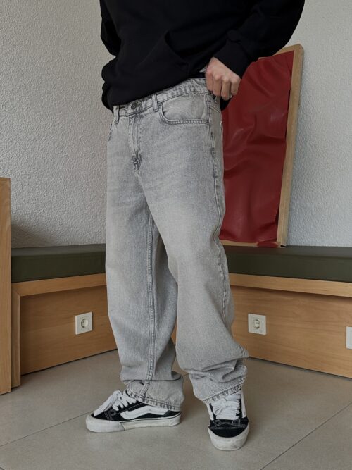 RP DISTRESSED LIGHT GREY JEANS 18413