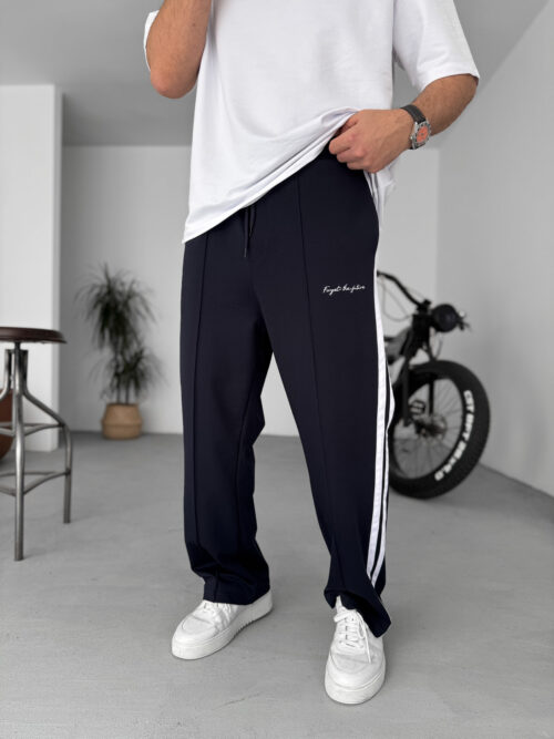 FORGET THE FUTURE NAVY SWEATPANTS