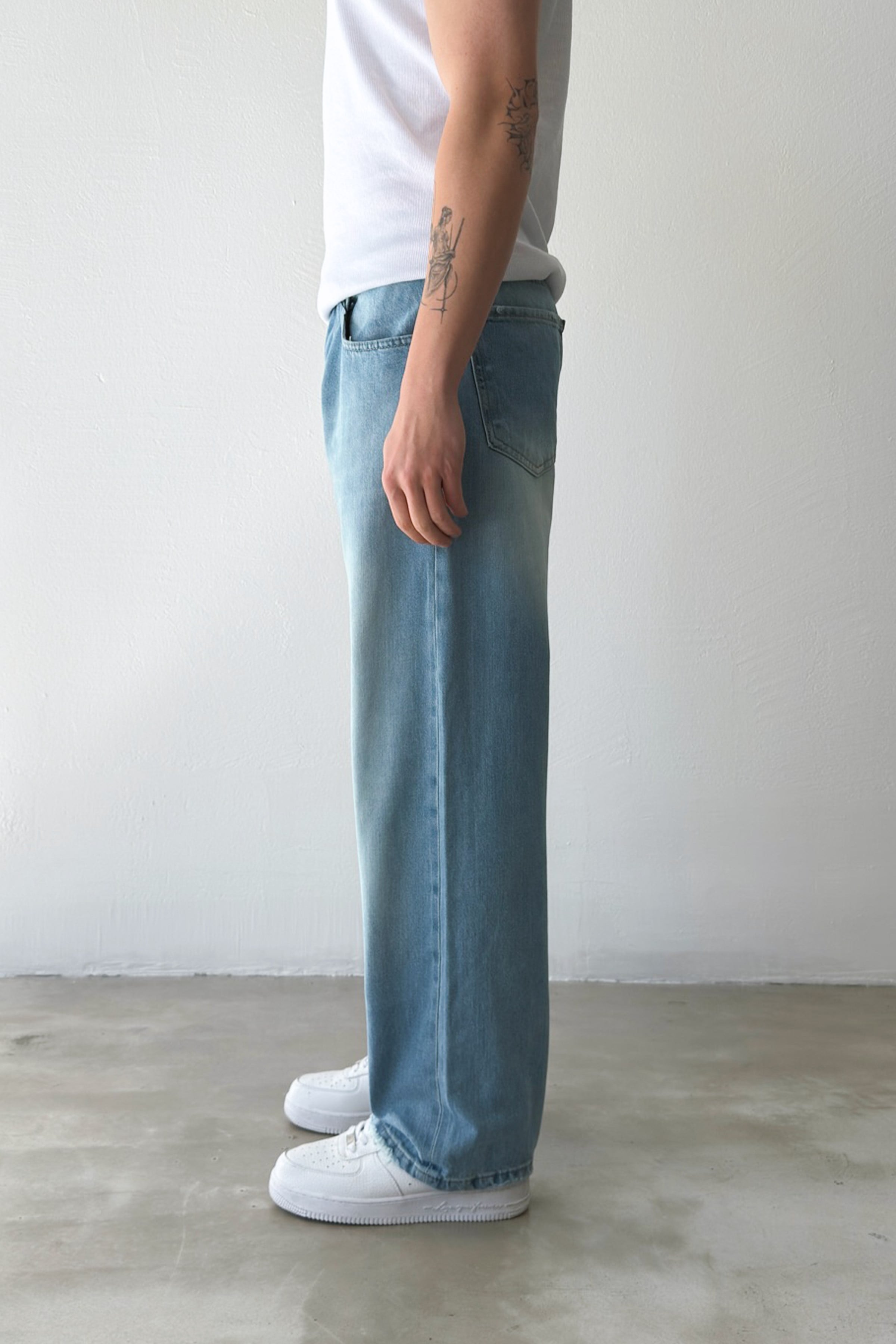PO Distressed Style Regular Jeans - Image 3