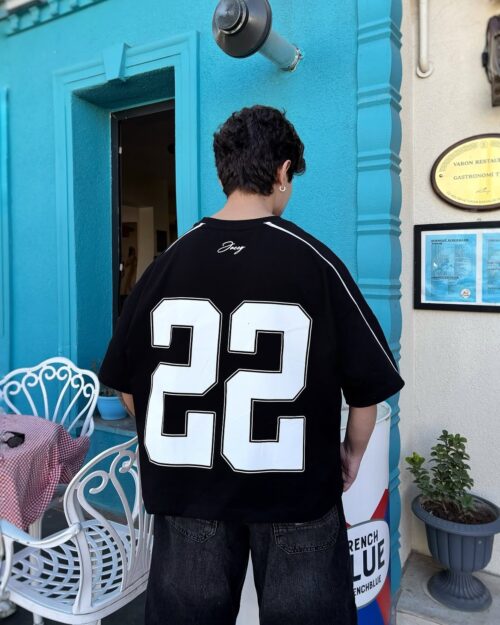 22 BLACK CROPPED TSHIRT