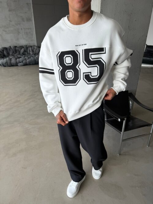 RETRO WHITE SWEAT