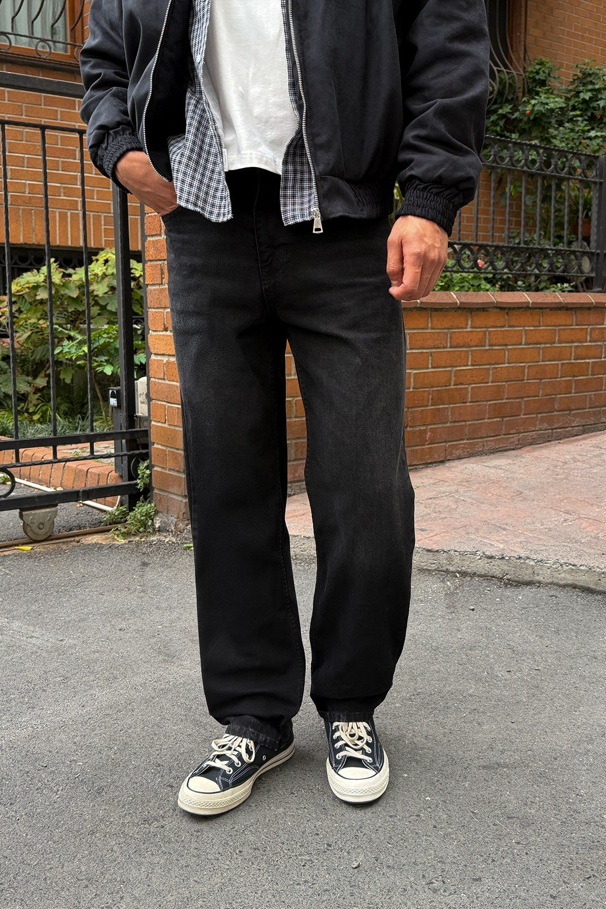 STRAIGHT STRIPED BLACK JEANS - Image 2