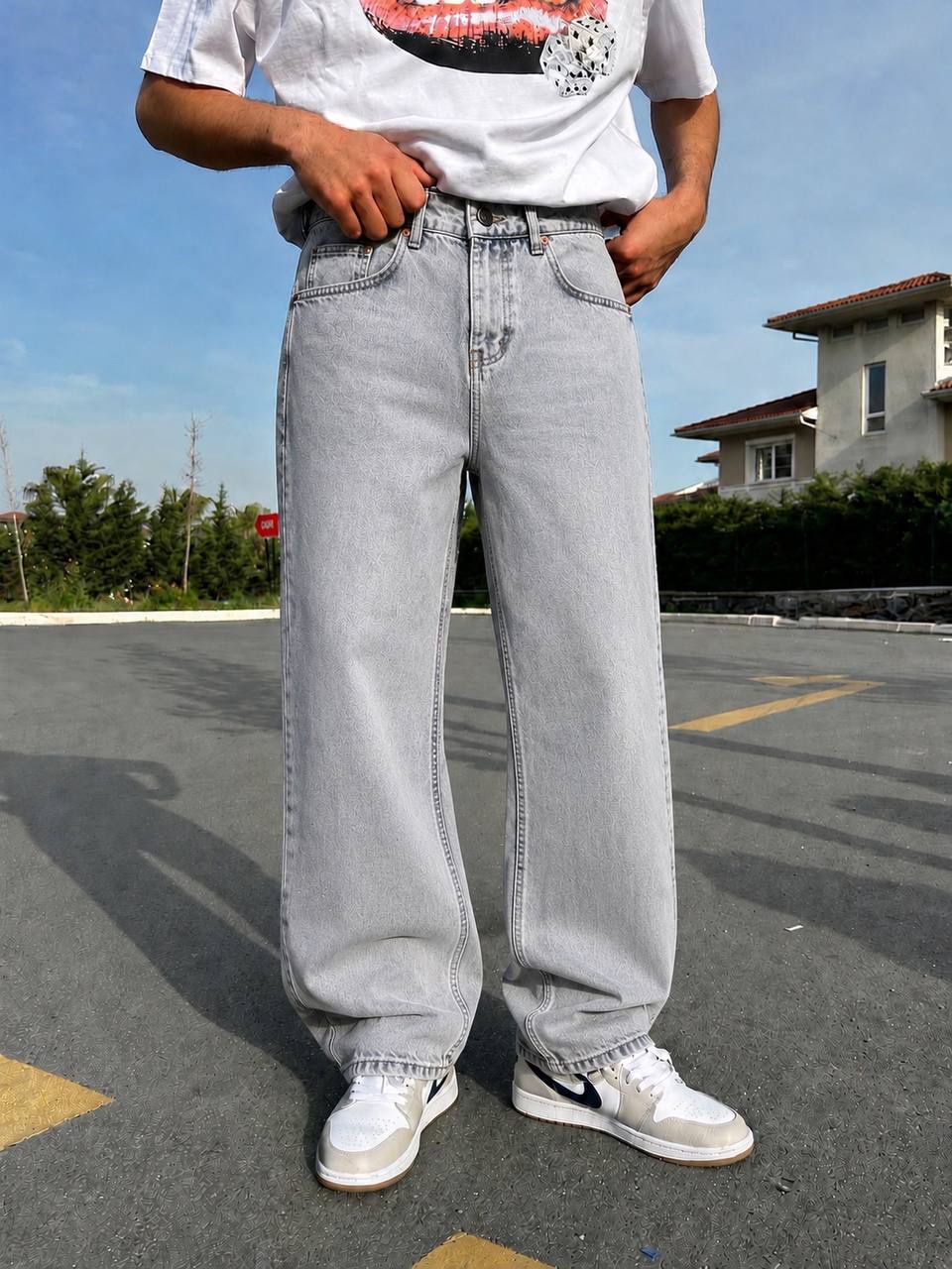 LIGHT GREY BAGGY JEANS